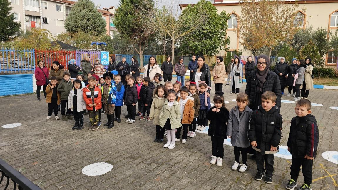 10 Kasım Atatürk'ü Anma Programı Gerçekleştirildi.10 Kasım Pazar günü saat 09.05'de saygı duruşu ve istiklal marşıyla başlayan program okulumuz çok amaçlı salonunda devam etmiştir.